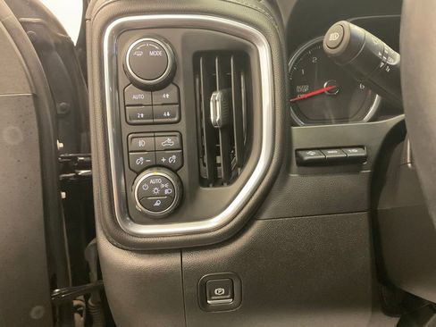 Used 2022 Chevrolet Silverado 1500 LTZ w/ LTZ Premium Package AWD/4WD image 21