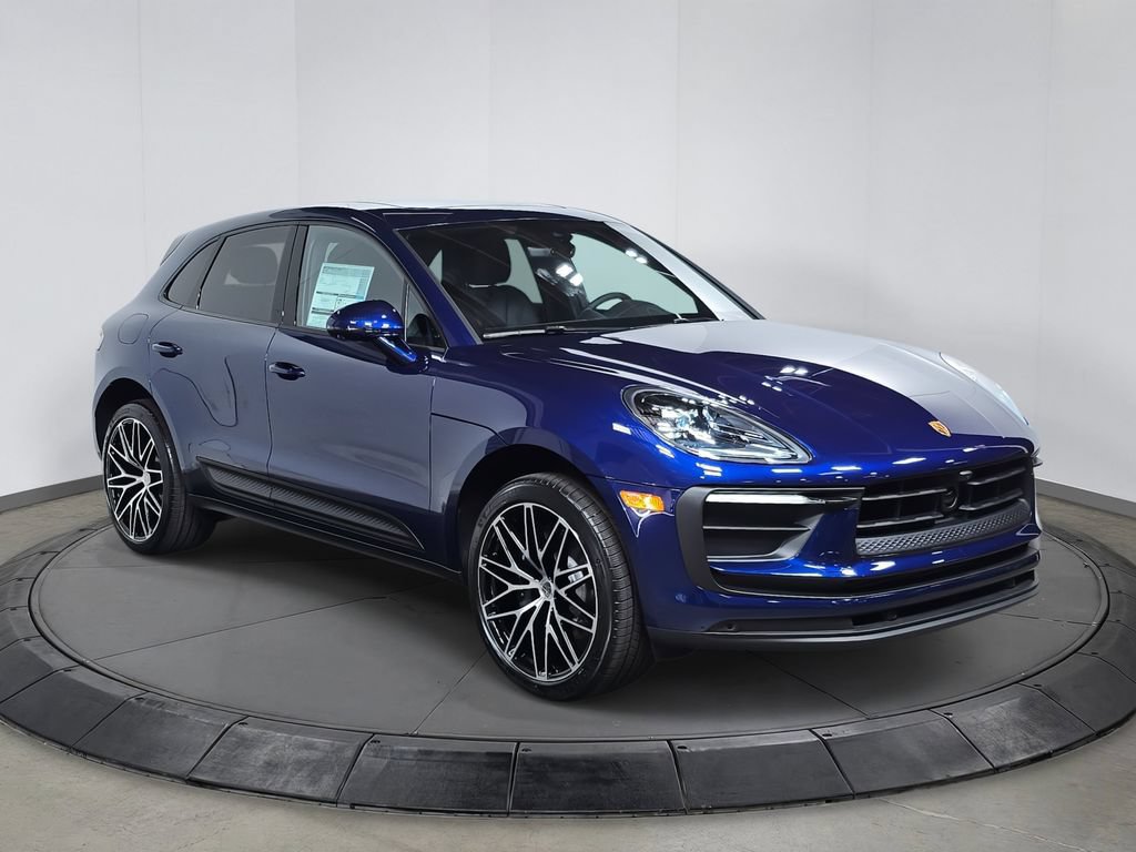 Certified 2026 Porsche Macan AWD/4WD image 9