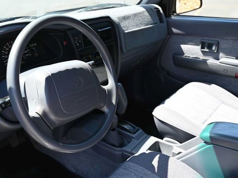 Used 1998 Toyota Tacoma 4x4 Xtracab V6 w/ Convenience Pkg image 15