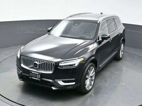 Used 2024 Volvo XC90 B6 Ultimate w/ Lounge Package image 30