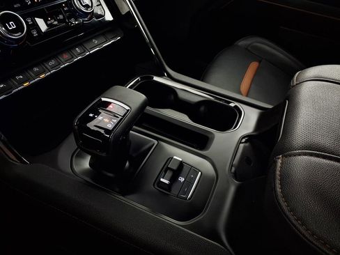 Used 2024 GMC Sierra 1500 AT4 w/ Technology Package image 20