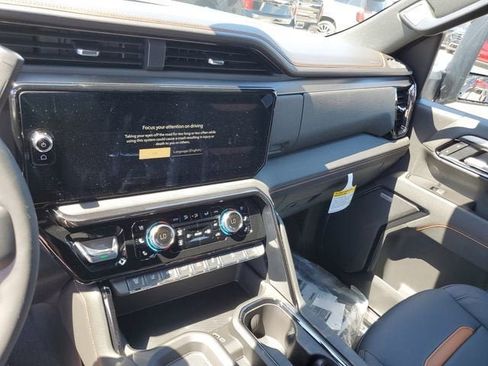 New 2026 GMC Sierra 3500 AT4 w/ AT4 Premium Plus Package AWD/4WD image 28