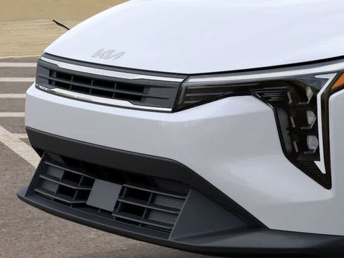 New 2026 Kia K4 LXS image 12