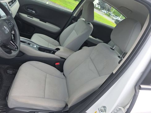 Certified 2022 Honda HR-V LX image 10