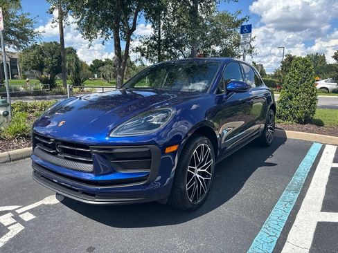 Certified 2026 Porsche Macan AWD/4WD image 1