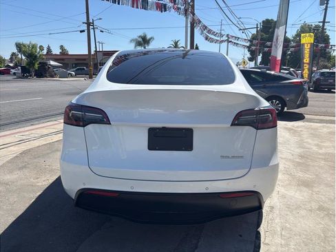 Used 2022 Tesla Model Y Performance AWD/4WD image 7