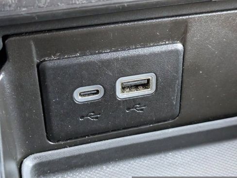 Used 2024 GMC Yukon XL Denali image 20