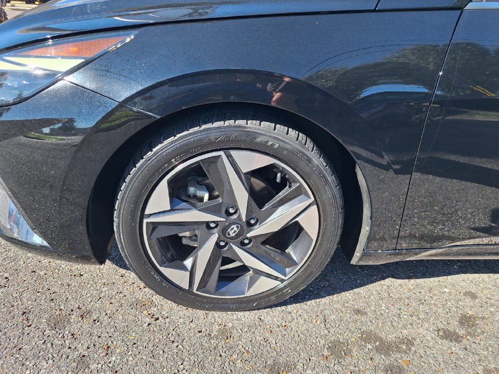 Used 2022 Hyundai Elantra Limited w/ Cargo Package FWD image 30