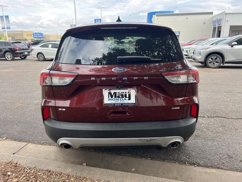 Used 2021 Ford Escape SE image 6