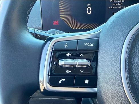 Used 2024 Kia Sorento S image 40