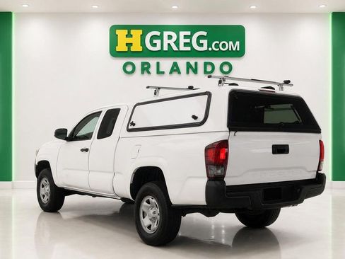 Used 2022 Toyota Tacoma SR RWD image 4