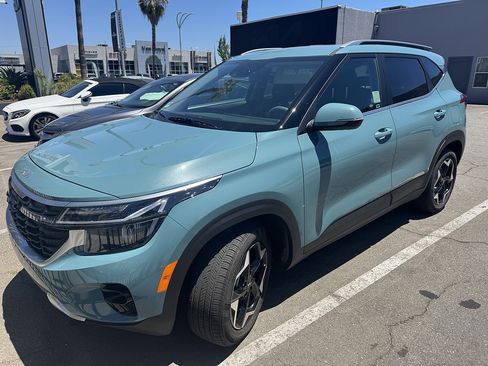 Used 2026 Kia Seltos EX FWD image 5