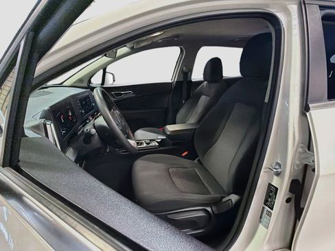 Used 2024 Kia Sportage LX AWD/4WD image 13