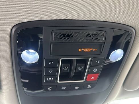 New 2026 Kia Carnival SX w/ SX Dark Edition Package FWD image 32
