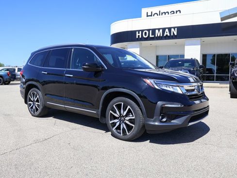 Used 2022 Honda Pilot Touring image 1