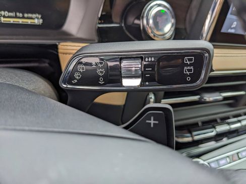 Used 2021 Lincoln Corsair Reserve image 25