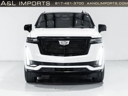 Used 2022 Cadillac Escalade Sport Platinum w/ Heavy-Duty Trailer Package AWD/4WD image 11