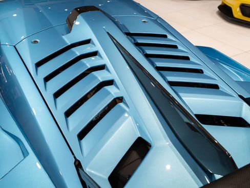 Used 2023 Lamborghini Huracan STO RWD image 45