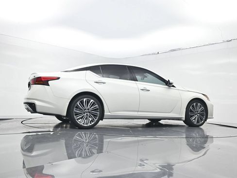 Used 2024 Nissan Altima 2.5 SL FWD image 22