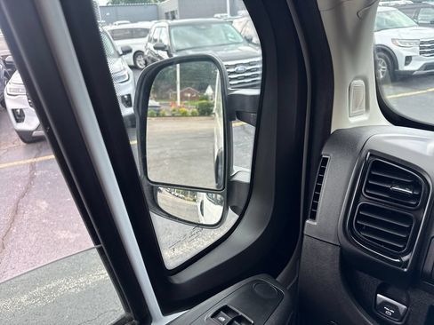 Used 2025 RAM ProMaster 2500 w/ U-Haul Equipment Group FWD image 36