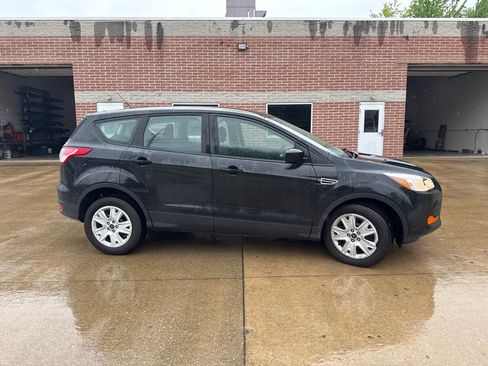 Used 2015 Ford Escape S FWD image 4