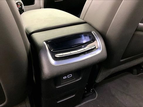 Used 2020 Cadillac XT6 Premium Luxury FWD image 8