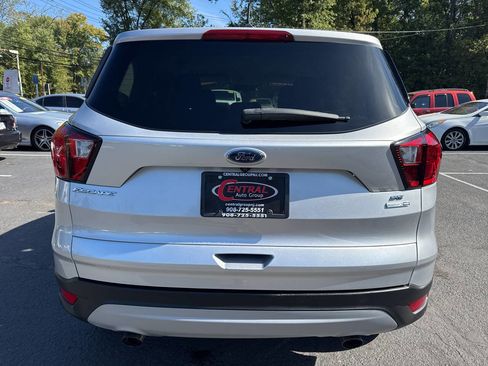 Used 2019 Ford Escape SE image 6