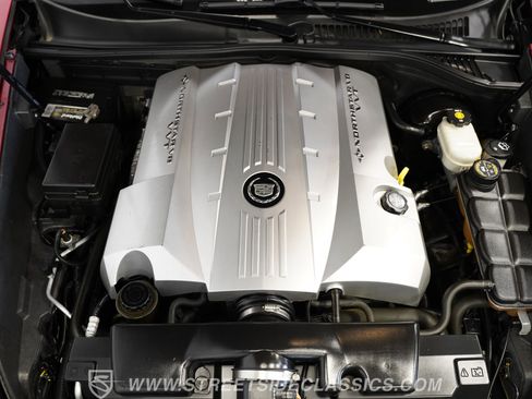 Used 2005 Cadillac XLR image 37