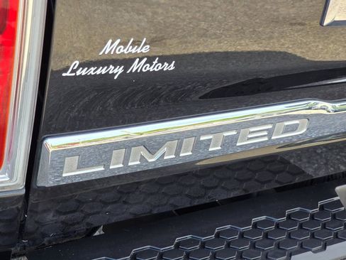 Used 2016 RAM 3500 Laramie Longhorn AWD/4WD image 34