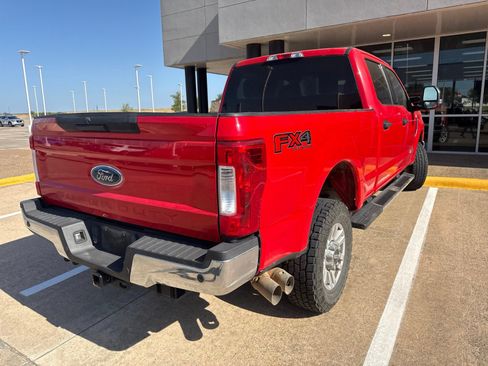 Used 2017 Ford F250 XLT w/ XLT Value Package AWD/4WD image 7