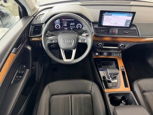 Used 2023 Audi Q5 2.0T Premium Plus w/ Premium Plus Package AWD/4WD image 11