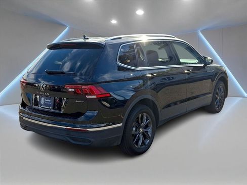 Certified 2024 Volkswagen Tiguan SE AWD/4WD image 4