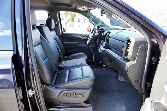 Used 2025 GMC Sierra 1500 SLT AWD/4WD image 19