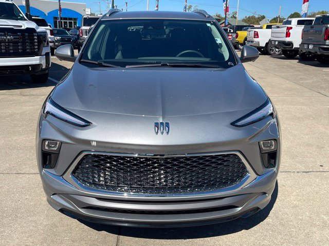 Used 2024 Buick Encore GX Avenir w/ Avenir Technology Package FWD image 5