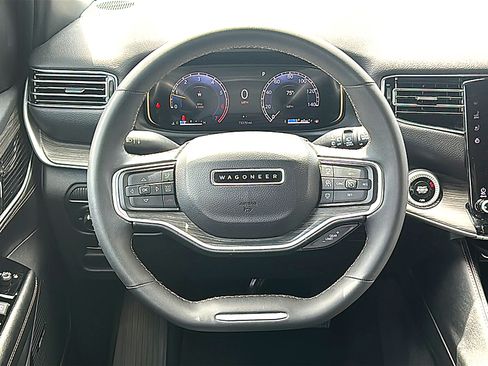 Used 2024 Jeep Wagoneer L Series II w/ Flexible Seating Group RWD image 28