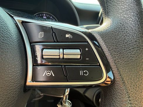 Used 2024 Kia Forte LXS FWD image 17