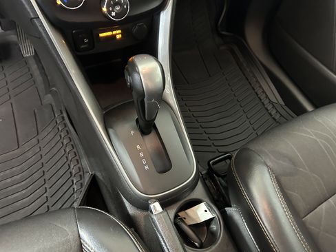 Used 2018 Chevrolet Trax LT w/ LT Convenience Package FWD image 18
