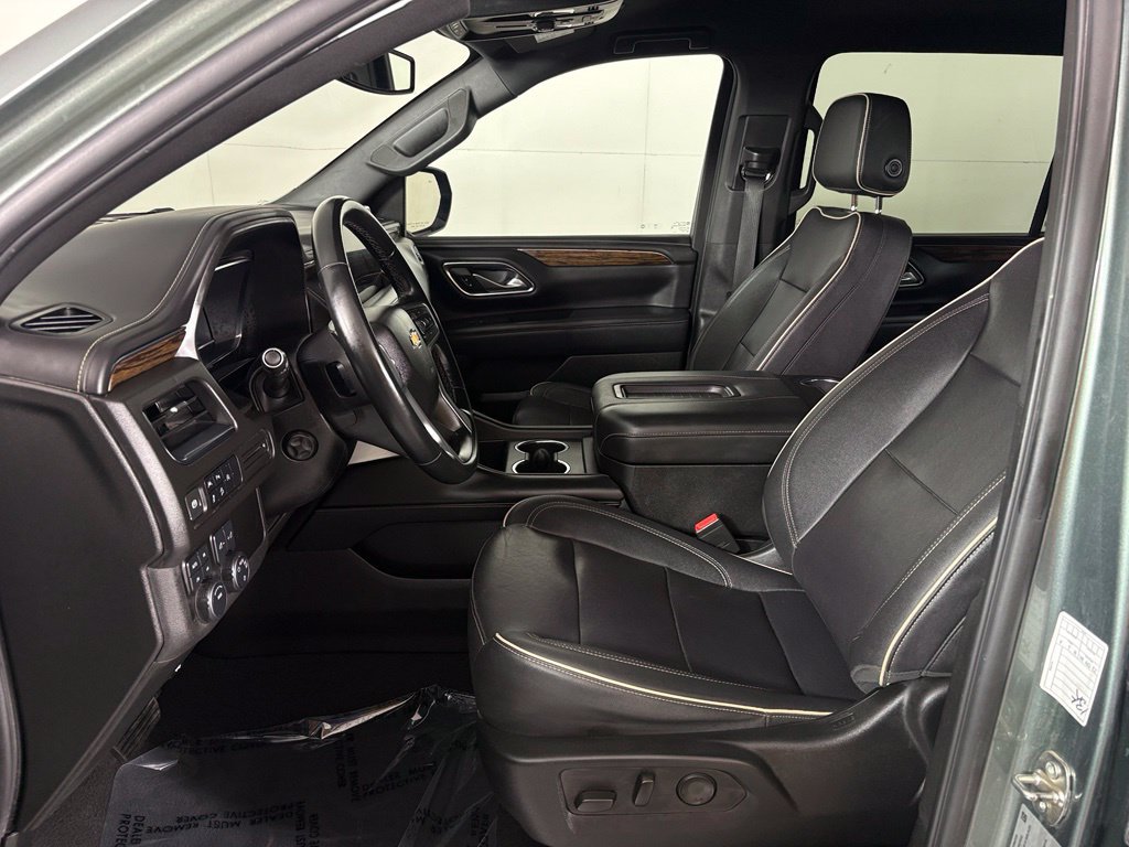 Used 2023 Chevrolet Suburban Premier AWD/4WD image 17