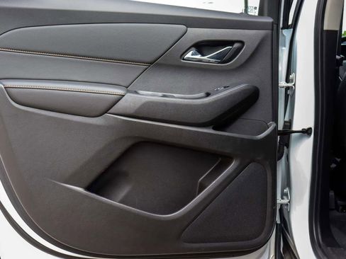 Used 2021 Chevrolet Traverse RS w/ LPO, Floor Liner Package image 19