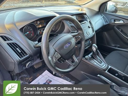 Used 2017 Ford Focus SE image 12