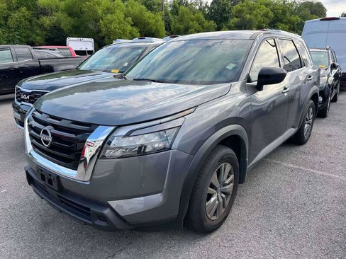 Used 2025 Nissan Pathfinder S FWD image 4