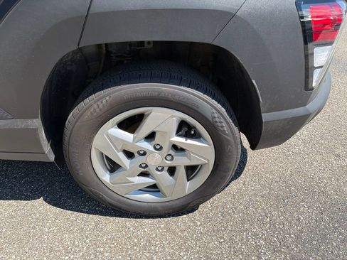 Certified 2025 Hyundai Kona SE AWD/4WD image 12