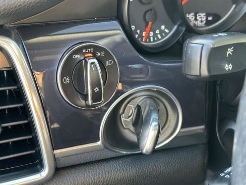 Used 2016 Porsche Panamera 4 image 27