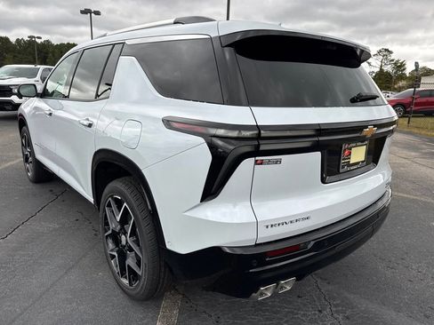 New 2026 Chevrolet Traverse High Country w/ LPO, Floor Liner Package FWD image 8