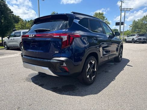 Used 2024 Kia Seltos EX AWD/4WD image 5