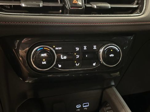 Used 2025 Chevrolet TrailBlazer RS w/ Convenience Package FWD image 15