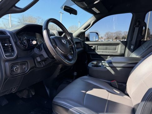 Used 2022 RAM 2500 Tradesman w/ Chrome Appearance Group image 13