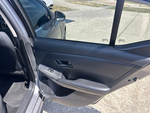 Used 2024 Nissan Sentra SV FWD image 13