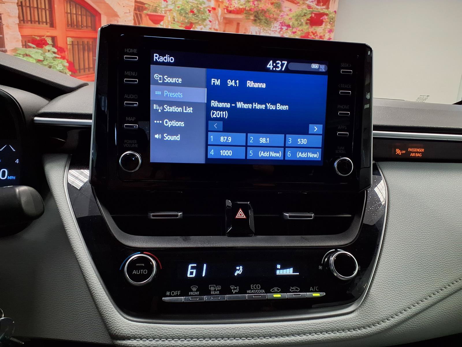 Used 2020 Toyota Corolla SE FWD image 22