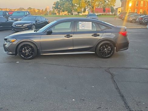 Used 2024 Honda Civic Sport image 4